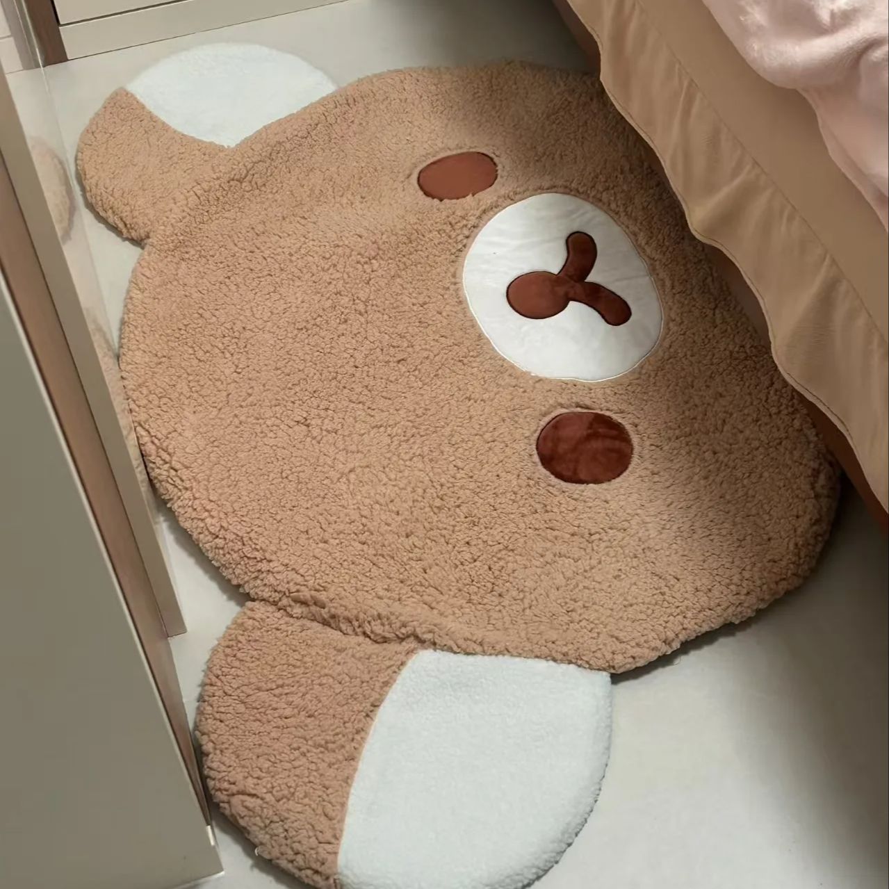 Dywanik Pluszowy Rilakkuma z K – Home Decor Under 100 recenzja i cena